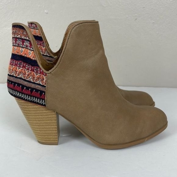Charlotte Russe Shoes - Charlotte Russe Faux Leather Tapestry Boho Heeled Ankle Booties Women's 8